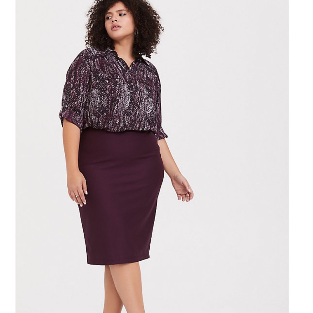 *TORRID* burgundy ponte pencil skirt